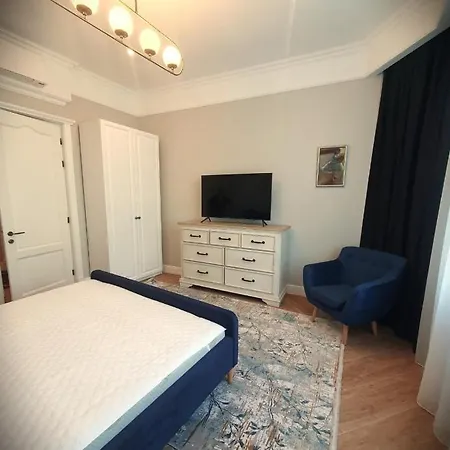 Apartment Historic Apartment, Very Close To The And Main Activities Constanta
