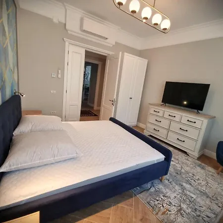 Apartment Historic Apartment, Very Close To The And Main Activities Constanta