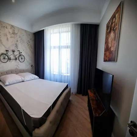 Historic Apartment, Very Close To The And Main Activities Apartment *