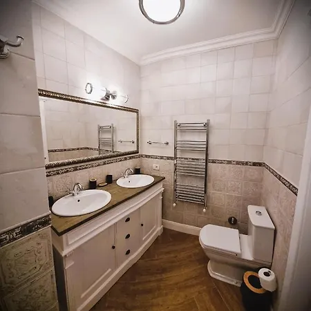 Historic Apartment, Very Close To The And Main Activities * Constanta