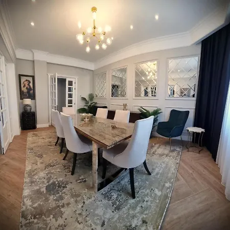 Historic Apartment, Very Close To The Beach And Main Activities Constanta