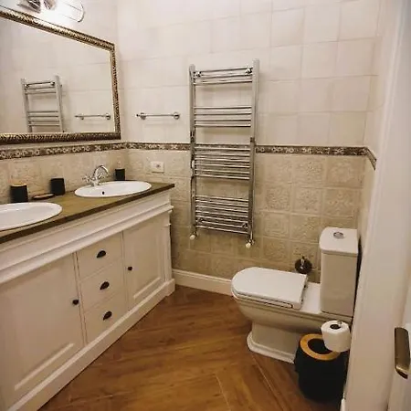 Historic Apartment, Very Close To The Beach And Main Activities * Constanta
