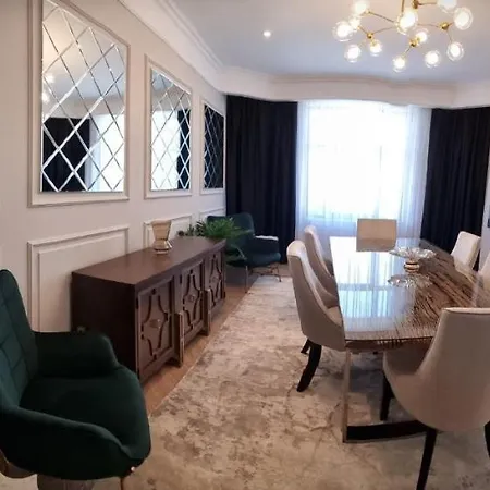 Historic Apartment, Very Close To The And Main Activities *